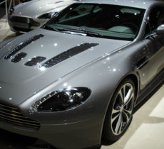aston-martin-vantage-v12
