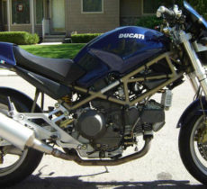 ducati-monster-900