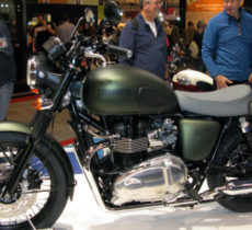 triumph-bonneville