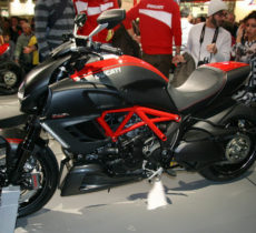 ducati-diavel