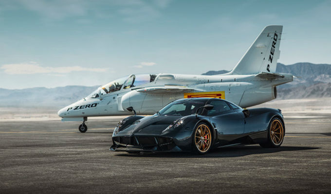 pagani-huayra-vs-jet-pirelli