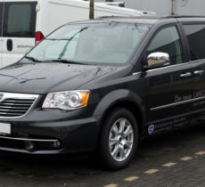 lancia-voyager