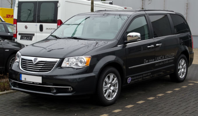 lancia-voyager