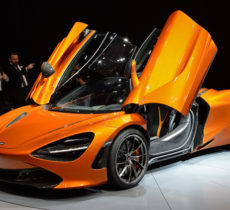 McLaren 720S-Pirelli PZero