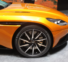aston-martin-db-11-bridgestone