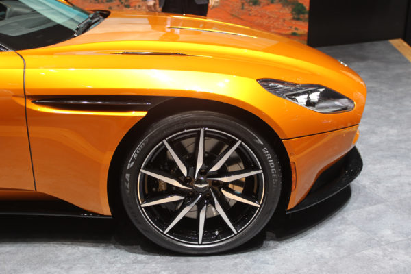 aston-martin-db-11-bridgestone