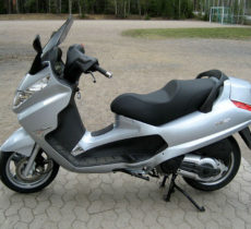 Piaggio X8 200